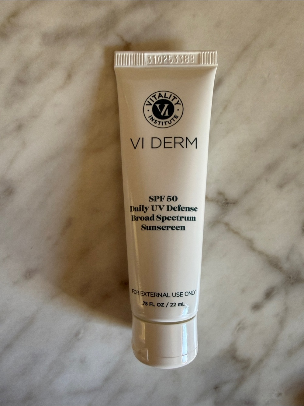 VI Derm SPF 50 Daily UV Defense Sunscreen — White NEW